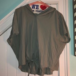 Lululemon hooded/cropped short sleeve